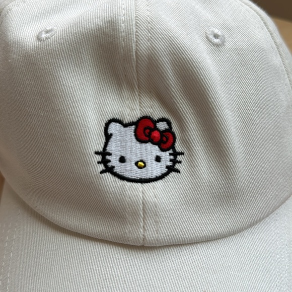 SHEIN White Hello Kitty Embroidered Cap - Picture 6 of 6